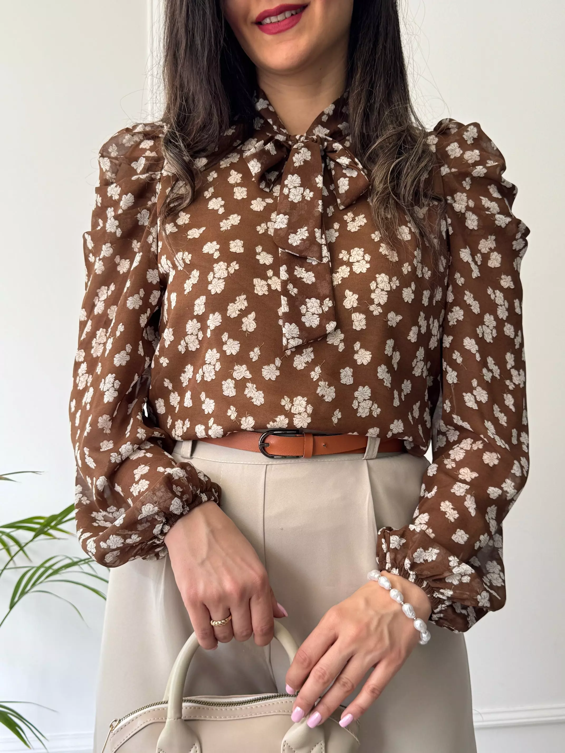 شومیز یقه کراواتی